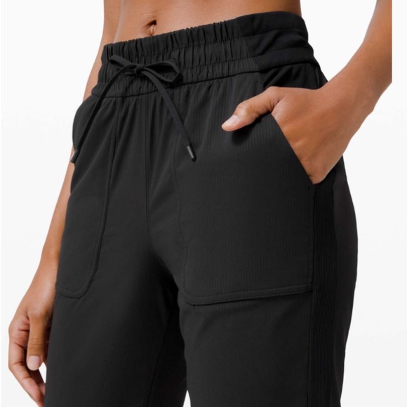 Lululemon Beyond the Studio Jogger - Picture 3 of 14